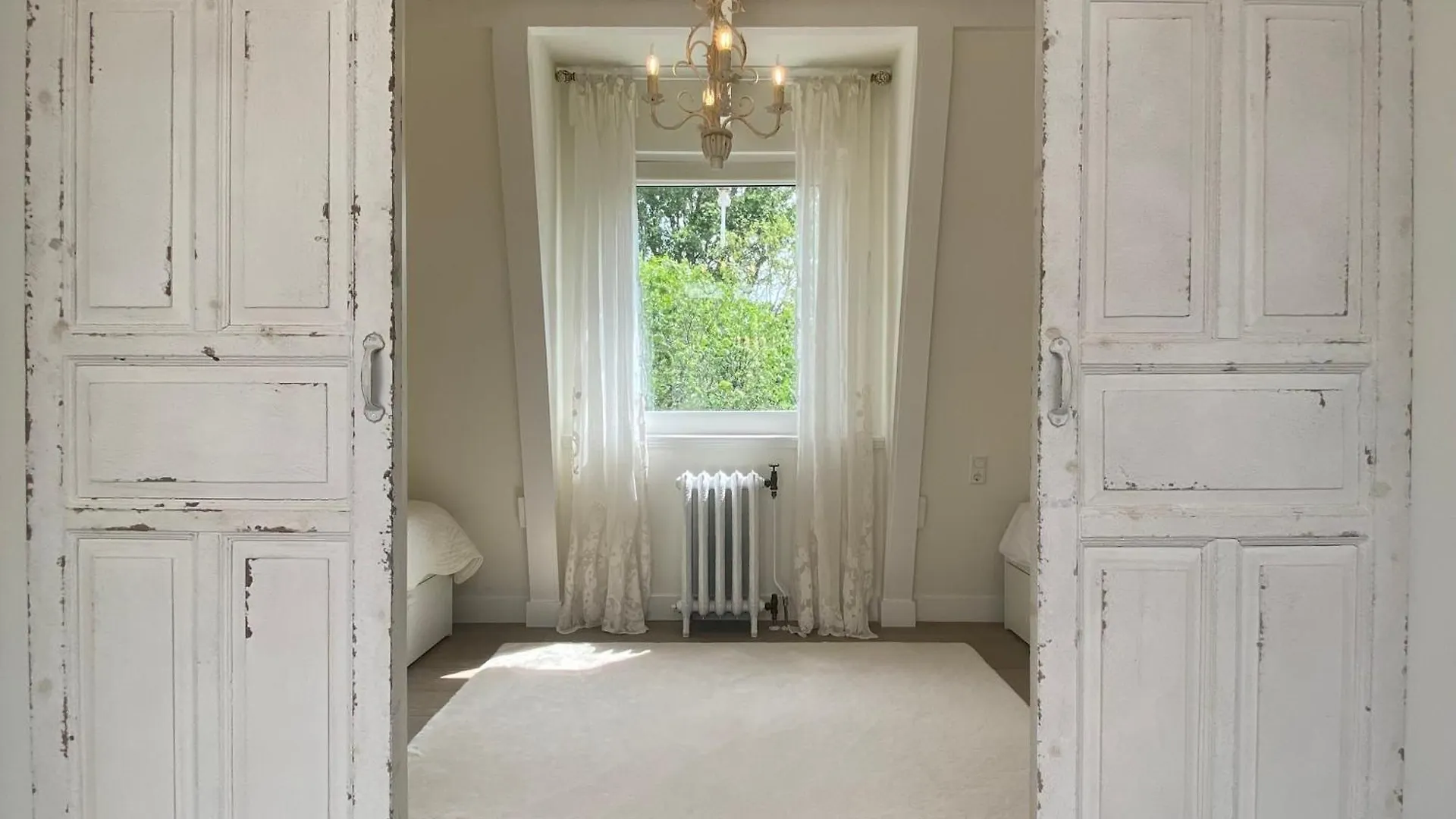 Bed And Breakfast Amsterdam