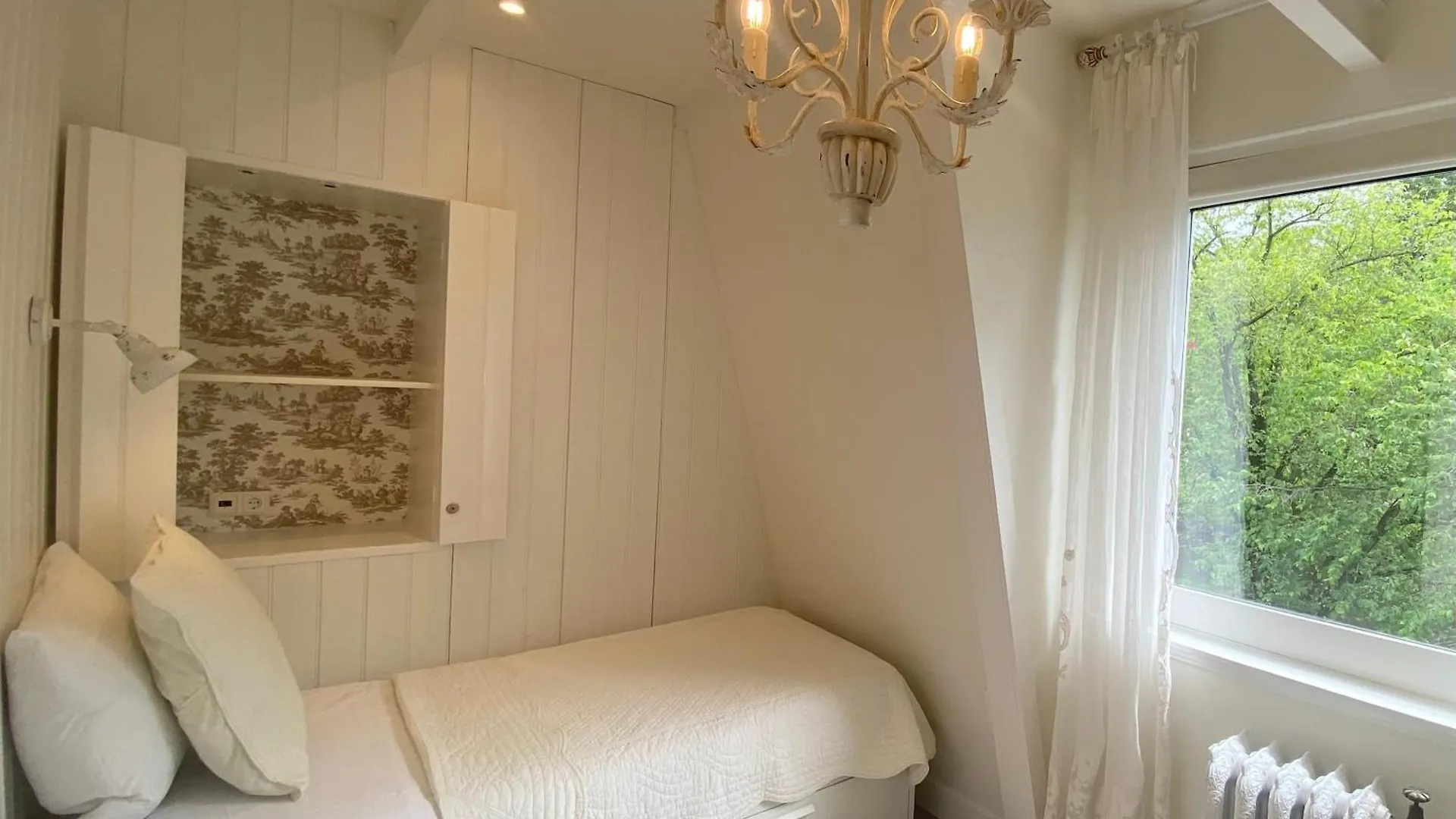 Bed And Breakfast Amsterdam Bed & Breakfast